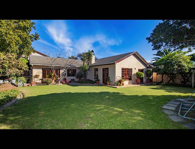 4 BEDROOM HOUSE FOR SALE IN TABLE VIEW